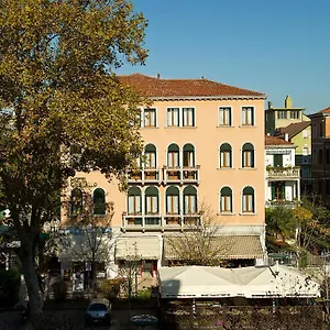 2* Hotel Cristallo